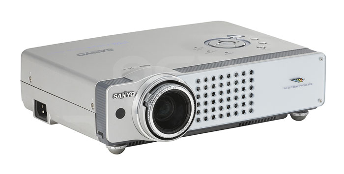 Beamer Sanyo XU55
